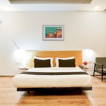 ホテル Super Townhouse Gomti Nagar Matiyari Chinhat エクステリア 写真