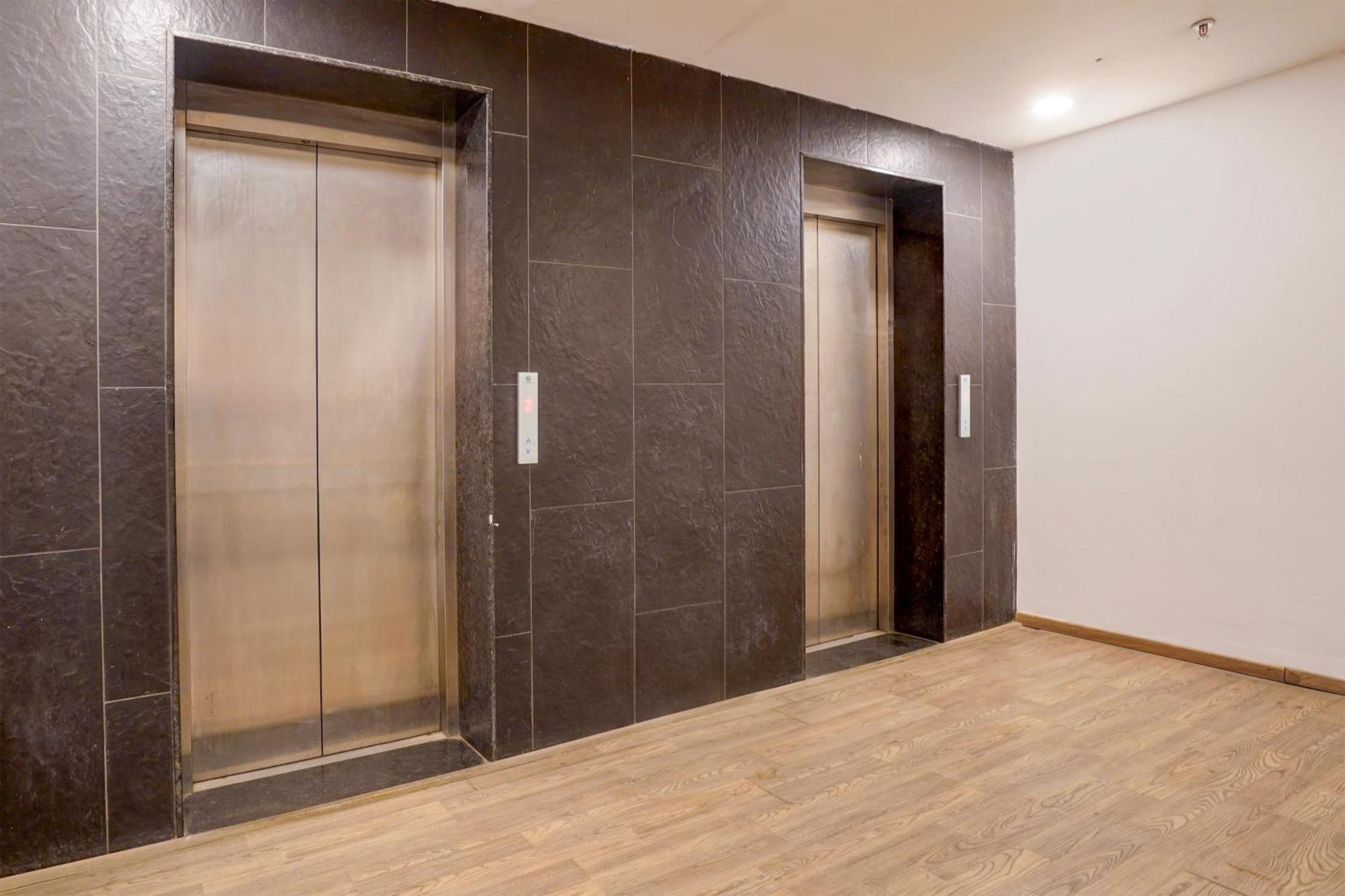 ホテル Super Townhouse Gomti Nagar Matiyari Chinhat エクステリア 写真